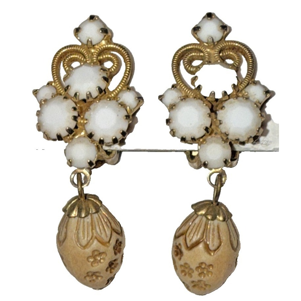 White Beaded Clip-On Earrings with Dangling‎ Etched Bead Detail Vtg  J-6G